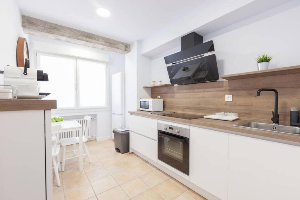 New Gorgeous Central Apartment - Beachfront - 3 Bd San Sebastián Exteriér fotografie